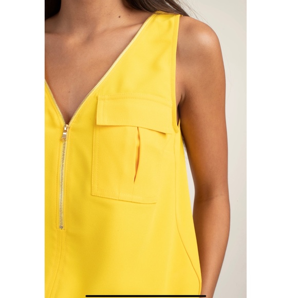 NWT Trina Turk Zipper V Neck Sleeveless Blouse - Picture 15 of 16